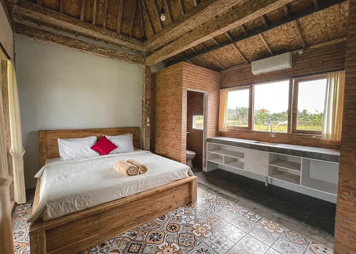 Hostal Balian Retreat Centre *